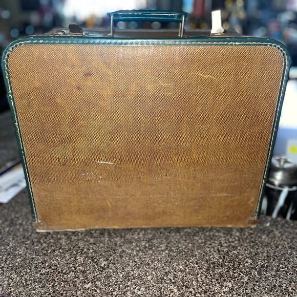 Bernina Sewing Machine 121 Green Excellent Working & Well Maintained W/ Extras - Picture 10 of 12